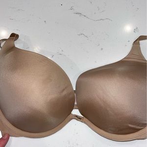 Victoria’s Secret 34 DD push up bra for sale 🤎